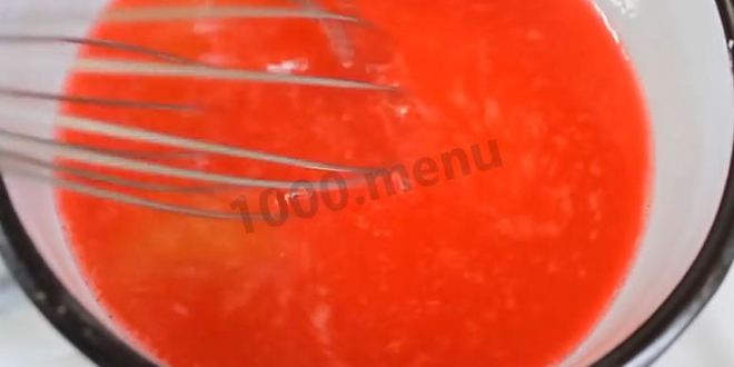 Рецепт йогуртового торта с клубникой без выпечки