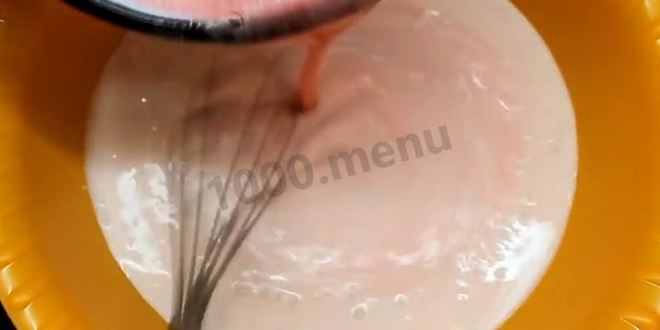 Рецепт йогуртового торта с клубникой без выпечки