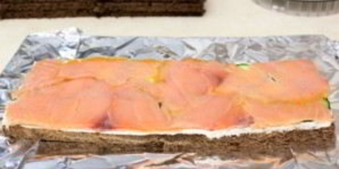 Рецепт торта с копченым лососем