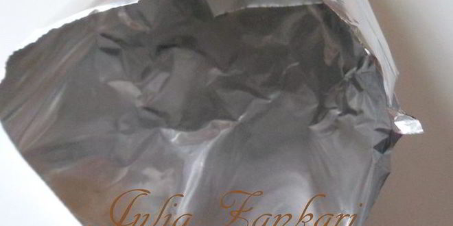 Рецепт торта с лепестками шоколадных роз и малиновым кремом