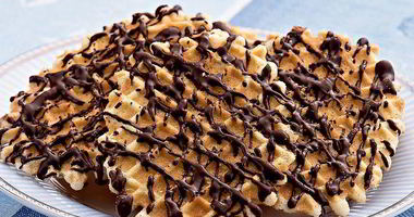 Рецепт Цитрусовых вафель с шоколадным соусом