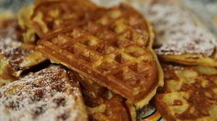 Рецепт Вафель с тыквой и кардамоном