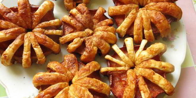 Рецепт яблочных слоек-цветов