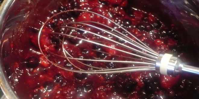 Рецепт ягодных конвертиков из особого слоеного теста