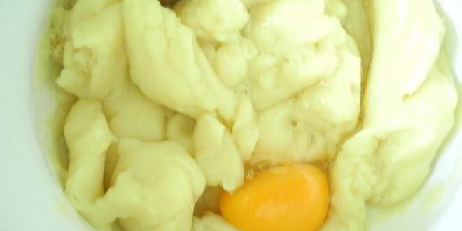 Рецепт профитролей для молодых хозяек