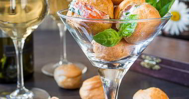 Рецепт Профитролей со сливочным сыром и лососем