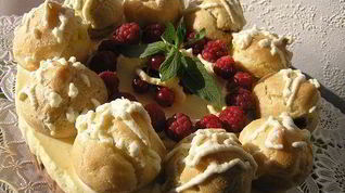 Рецепт Шоколадна-апельсинового торт с профитролями