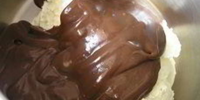 Рецепт шоколадна-апельсинового торт с профитролями