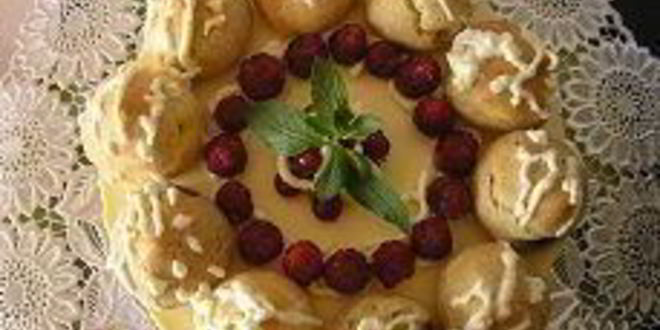 Рецепт шоколадна-апельсинового торт с профитролями