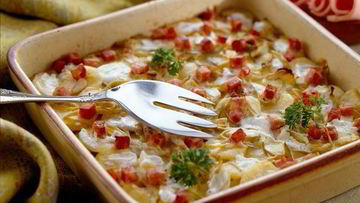 Рецепт Луковой запеканки с ветчиной