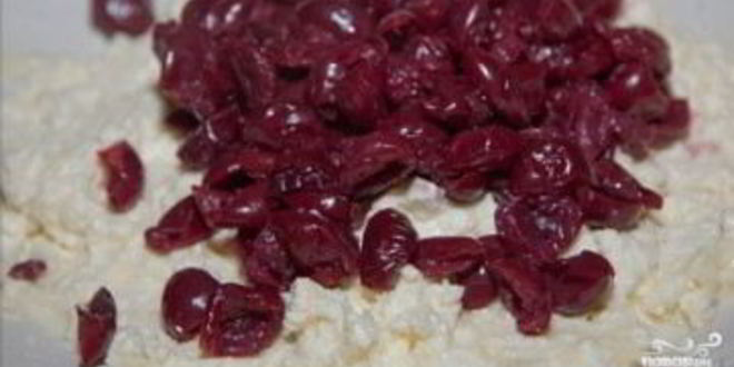 Рецепт творожной запеканки с вишней