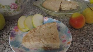 Рецепт Яблочной запеканки с изюмом на пару