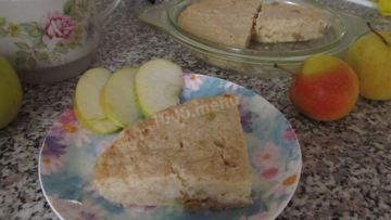 Рецепт Яблочной запеканки с изюмом на пару