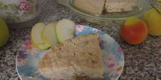 Рецепт яблочной запеканки с изюмом на пару