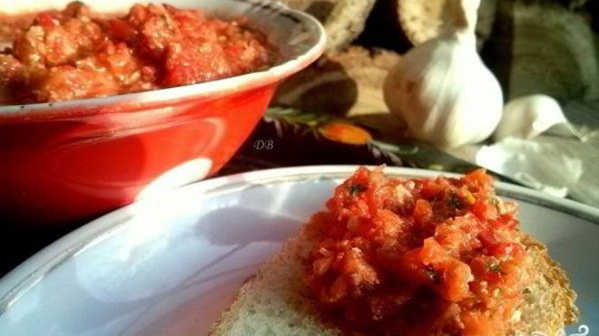 Рецепт аджики из помидоров и чеснока на зиму