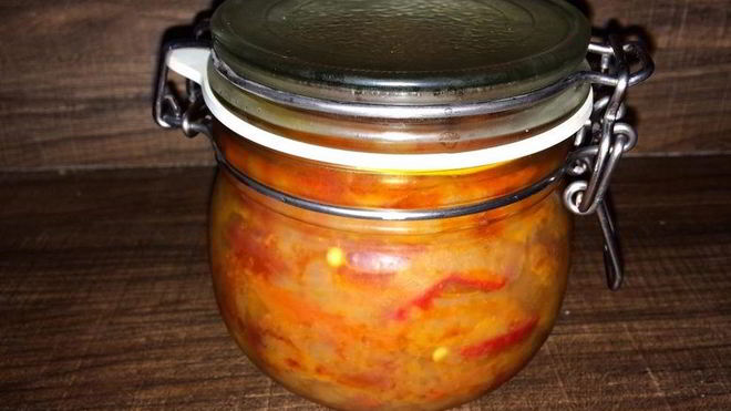 Рецепт аджики из помидоров и лука на зиму