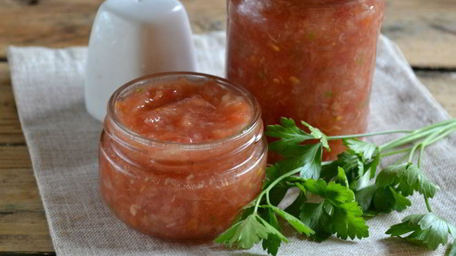 Рецепт аджики с хреном сырая