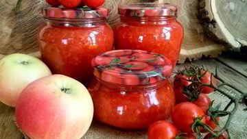 Рецепт Аджики с морковкой и яблоками