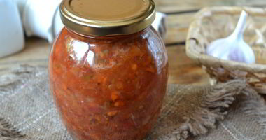 Рецепт Аджики с морковью и помидорами