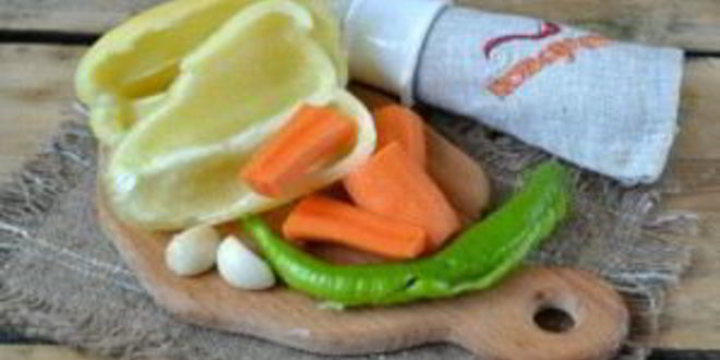 Рецепт аджики с морковью и помидорами