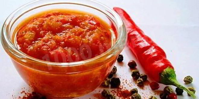 Рецепт Ароматной аджики с яблоками