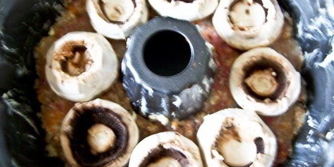 Рецепт мясной короны с соусом-аджикой