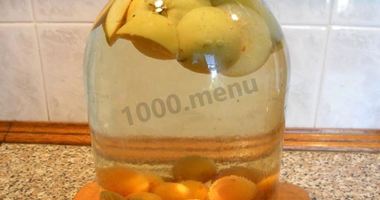 Рецепт Компота из абрикосов и яблок