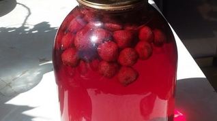 Рецепт Компота из клубники на зиму