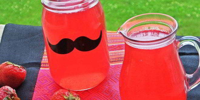 Рецепт Компота из ревеня и лесной малины