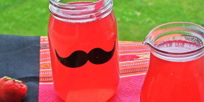 Рецепт компота из ревеня и лесной малины