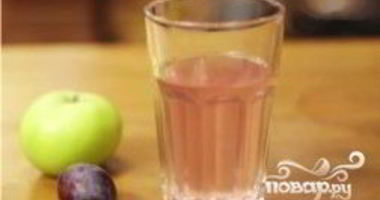 Рецепт Компота из слив и яблок
