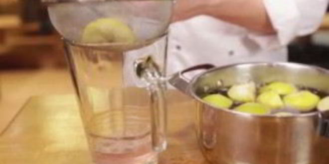 Рецепт компота из слив и яблок