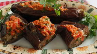 Рецепт Квашеных баклажанов, фаршированных морковью и чесноком на зиму