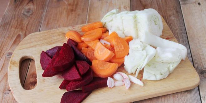Рецепт маринованной капусты со свеклой на зиму