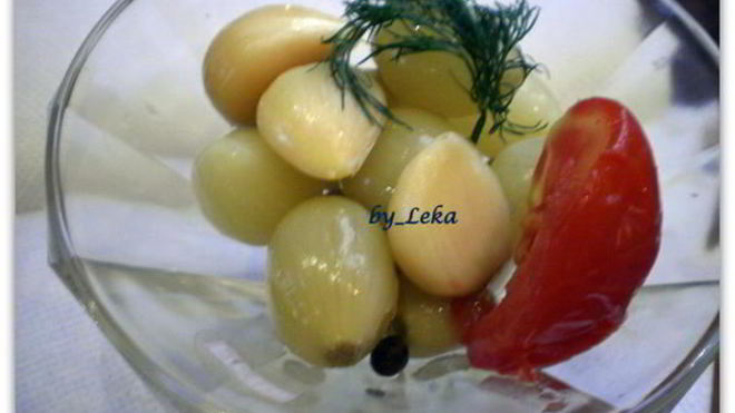 Рецепт маринованного лука с чесноком