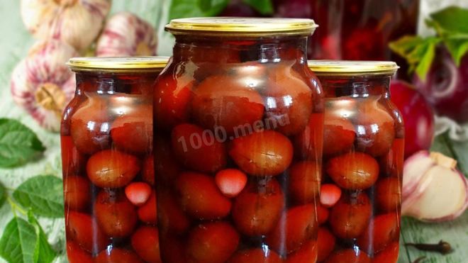 Рецепт маринованных слив на зиму с чесноком