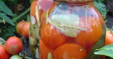 Рецепт Огурцов с помидорами Овощное ассорти