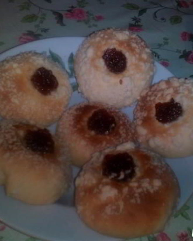 Рецепт булочек с повидлом и штрейзелем