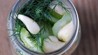 Рецепт Малосольных огурцов с минералкой