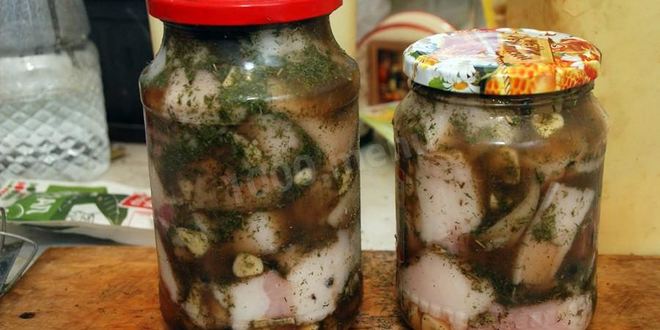 Рецепт Сала в банке горячим рассолом