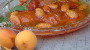 Рецепт Абрикосового варенья из абрикосов без косточек с миндалем