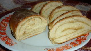 Рецепт Рулета из дрожжевого теста с вареньем