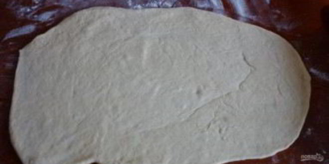 Рецепт рулета из дрожжевого теста с вареньем