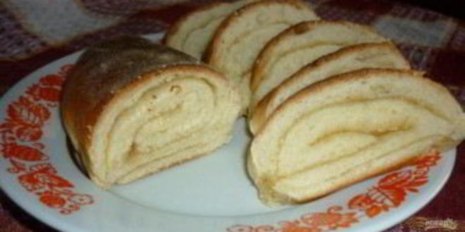 Рецепт рулета из дрожжевого теста с вареньем