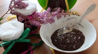 Рецепт Варенья из слив и шоколада с арахисом