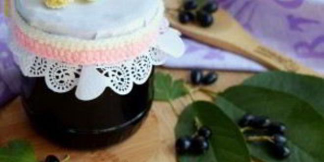 Рецепт варенья из смородины с листьями вишни