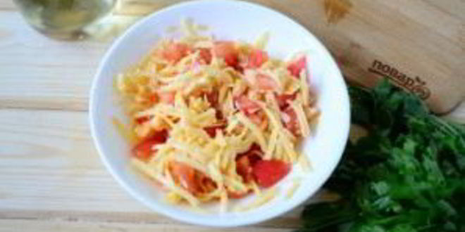 Рецепт беляшей с помидорами и сыром