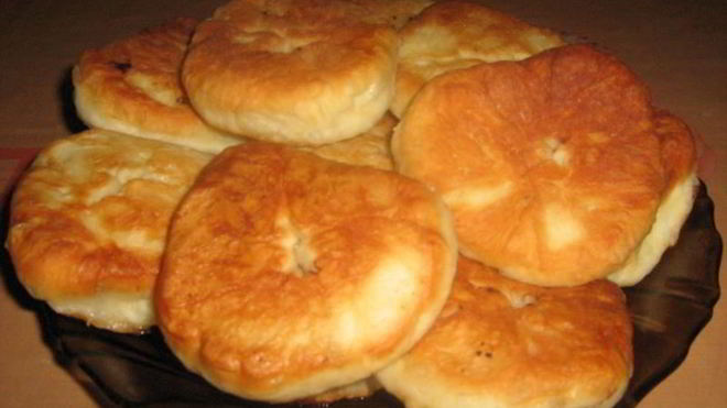 Рецепт пышных беляшей с мясом на сковороде