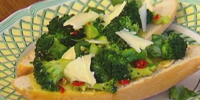 Рецепт брускетты с брокколи, чили и чесноком