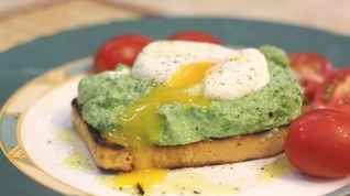 Рецепт Брускетты с фасолью и яйцом пашот